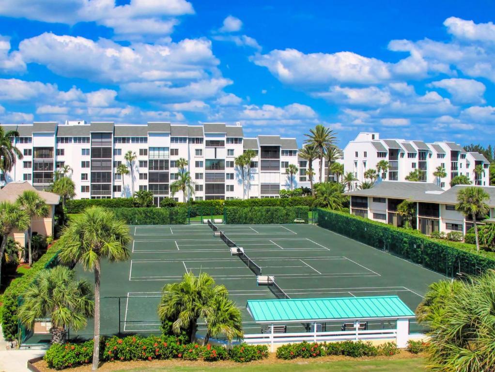 Beach Getaway - Ocean Beach, Tennis, Golf, Pool With Tiki Bar Форт Пиърс Екстериор снимка