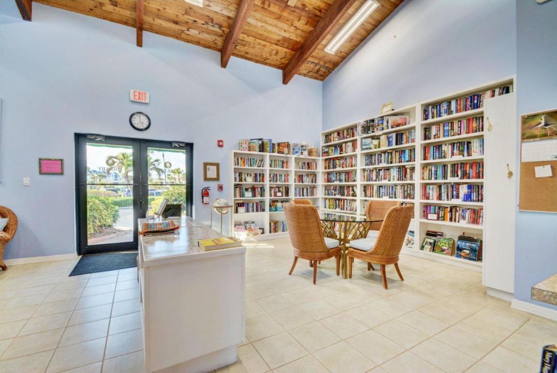 Beach Getaway - Ocean Beach, Tennis, Golf, Pool With Tiki Bar Форт Пиърс Екстериор снимка