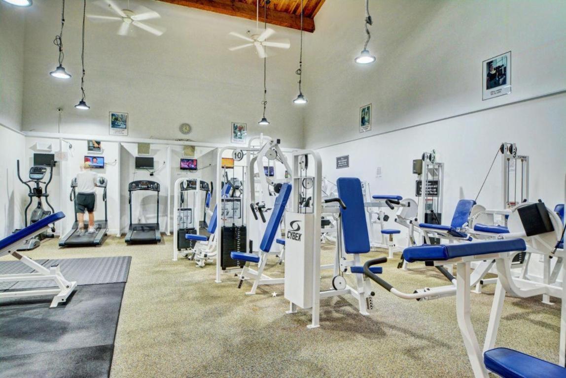 Beach Getaway - Ocean Beach, Tennis, Golf, Pool With Tiki Bar Форт Пиърс Екстериор снимка